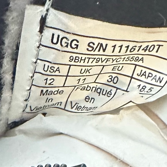 UGG Toddler Lynde Patent Ankle Boot - Picture 6 of 7